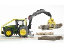 Zabawka John Deere 7930 w zabudowie leśnej 03053 Bruder