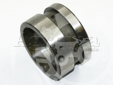 Tuleja sprzęgła przedniego napędu C-385