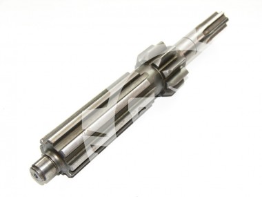 Wałek gł&oacute;wny skrzyni bieg&oacute;w 