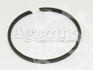 Pierścien tłokowy podnośnika C-330