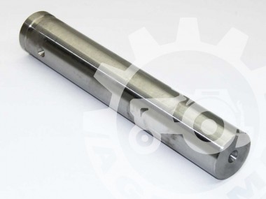 Sworzeń osi przedniej MF 4-cyl.