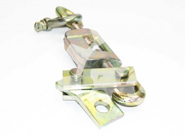 Ściągacz boczny ciegła dolnego MF 4-cyl